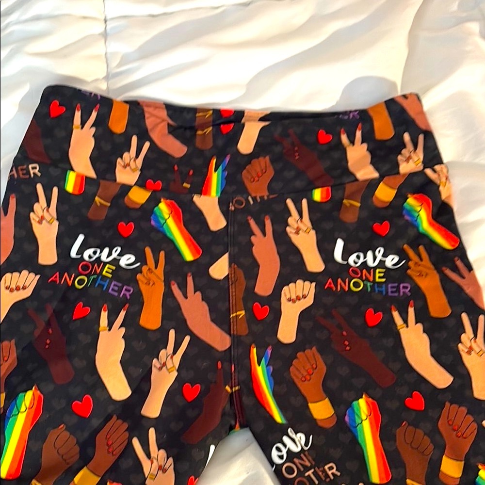 Capri Love and Pride Graphic Leggings